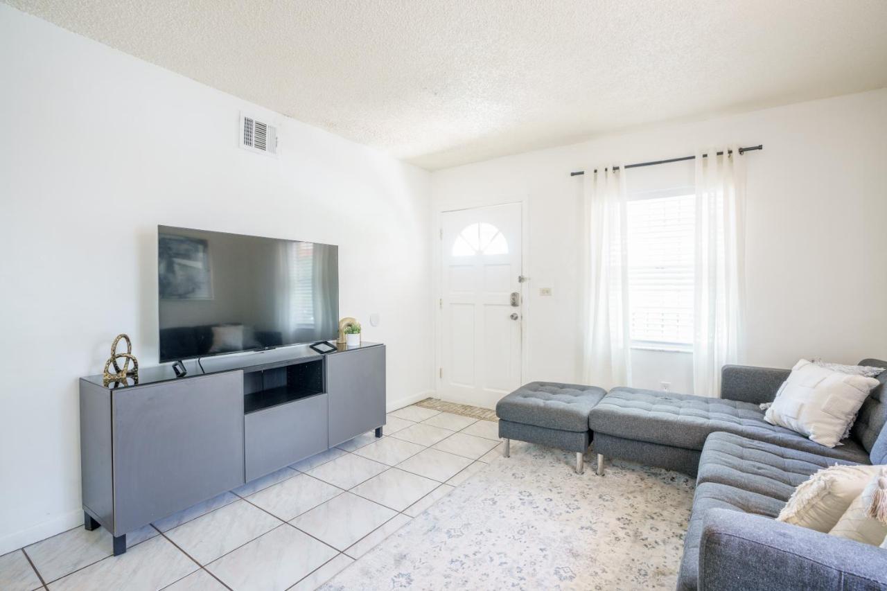 Modern 2 Bedroom In The Heart Of Wynwood Art District 마이애미 외부 사진